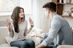 «Люди квартиры покупают, а мы на маникюры и трусы всё спускаем!» — заявил муж…