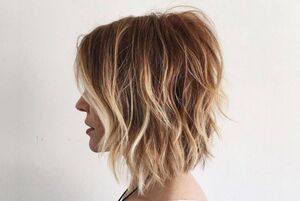 Стрижки этой весны, которые молодят, держат форму и не требуют укладки