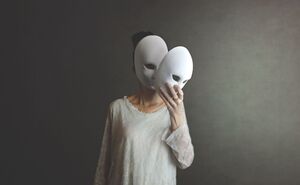 Почему человек внезапно перестаёт с вами общаться: причины