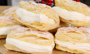 Простой рецепт слоёных ракушек с нежным кремом – идеальное сочетание к чашке чая