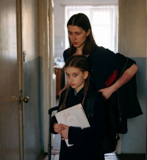 Отправь дочь в специализированное учреждение с проживанием, — сказал муж. Я собрала чемодан