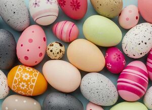 Как красиво покрасить яйца на Пасху