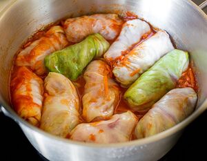 Голубцы по-кавказски: томленые в особенном соусе