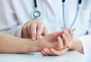 Пульс и давление: что важно знать женщинам после 40