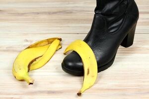 6 лайфхаков, как использовать банановую кожуру в быту