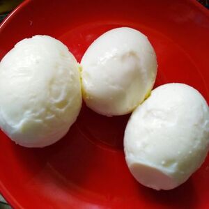 Простой трюк, благодаря которому вы очень быстро и идеально очистите яйца.