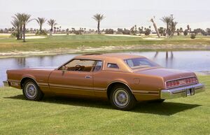 10 самых длинных классических автомобилей в истории: яхты на дорогах