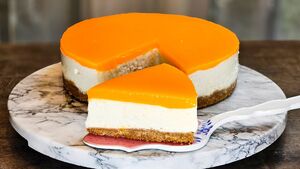 По вкусу превосходит даже «Птичье молоко»! Чизкейк без выпечки получается нежнее любого ресторанного десерта.