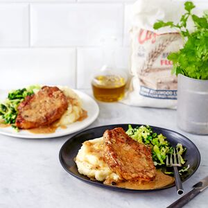 Готовлю сочные отбивные из печени — получаются мягкими, как нежное мясо: вкуснейшее блюдо со сметаной и луком.