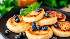 ГОТОВЛЮ УЖЕ ТРЕТИЙ ДЕНЬ ПОДРЯД — И ВСЁ РАВНО НЕ НАДОЕДАЕТ! Невероятная вкуснятина с творогом 