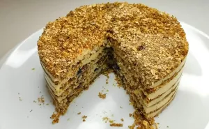 Худеем со вкусом: рецепт домашнего ПП-торта без духовки, в котором почти нет лишних калорий.