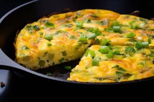 Всего 4 простых ингредиента, а получается невероятно вкусно! Летом готовлю это лёгкое блюдо на завтрак почти через день.