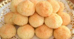 Нежное печенье всего из 3 ингредиентов и без грамма муки! По вкусу получается мягким, тающим во рту и очень напоминает конфеты.