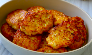 Один кабачок и стакан риса — получается вкусно, будто в ресторане! Всего 10 минут — и готово!