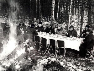 «Ели мясо мужики, пивом запивали...»