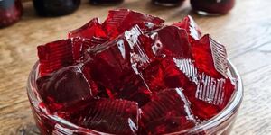 Больше не варю вишнёвый джем часами: с этим ингредиентом ягода густеет сама