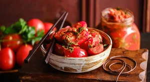 Помидоры по-корейски: вкус невероятный, а хранятся до Нового года даже без консервации.