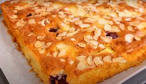 Идеальный пирог с вишней и яблоками — один из самых вкусных пирогов, который можно приготовить на скорую руку. 