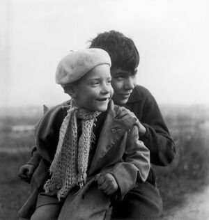 1950-е. Париж на снимках Робера Дуано. Часть 35