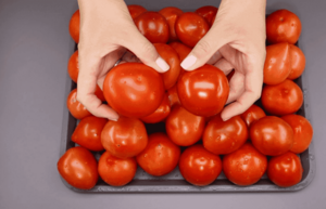 Самые вкусные маринованные помидоры: бабушкин рецепт на трёхлитровую банку, которому она не изменяла сорок лет