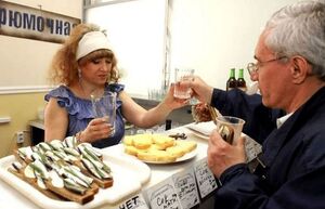 Как в СССР пытались обуздать растущую волну пьянства при помощи рюмочных