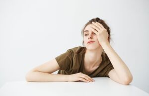 Утро после бессонной ночи: как лучше вернуть красоту и свежесть лицу?