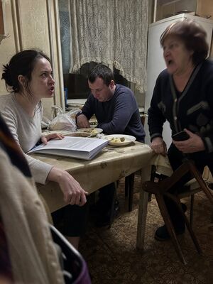 «Да, всё указано правильно» — равнодушно сказала сотрудница нотариальной конторы, подтверждая, что свекровь оформила генеральную доверенность на управление их квартирой