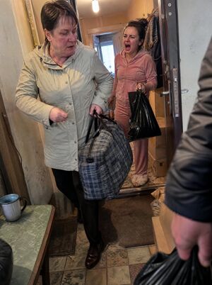 «Я тут переехала» — Виктория спокойно отпила кофе, поставив Марину перед фактом и завалив её прихожую вещами