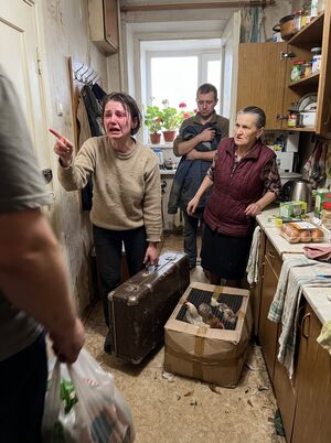 «Ты у меня золото» — буркнул он, положив голову мне на плечо в первый после долгих ссор спокойный вечер