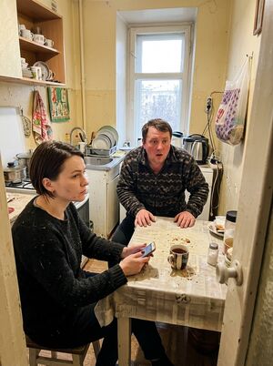«Я перевёл твои деньги Валерии» — сказал он ровно, и она опустила чашку, включив холодный счётчик