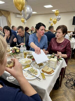 «Внучка поступит на врача. И точка.» — заявила Наталья Сергеевна, отодвинув планшет к краю стола