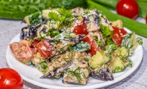 Недорогая, пикантная и невероятно вкусная закуска из баклажанов и помидоров! 
