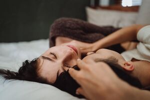 Пары перестают заниматься сексом из-за одной ошибки: эксперт рассказала, как вернуть страсть 