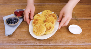 Сырники: традиционные русские творожные оладьи на завтрак или для вкусного перекуса 