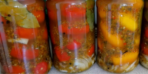 Помидоры «1-3-75» — невероятно вкусные, а ароматный пряный маринад съедают буквально до последней ложки