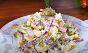 Соседка из Турции раскрыла рецепт этого салата: сытный, вкусный и первым исчезает со стола