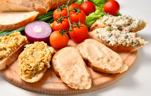 Три домашние намазки на хлеб: простые рецепты из доступных продуктов