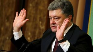 НОВОГОДНИЙ СЮРПРИЗ ДЛЯ ПОРОШЕНКО: «МЯСНИК» ТРАМП СДЕЛАЕТ ИЗ УКРАИНЫ «ОЛИВЬЕ»