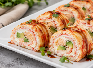 Рулет из крабовых палочек с нори и огурцом: необычная закуска в стиле суши
