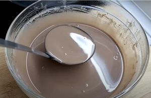 Такой торт — настоящая находка! Вкусный десерт из простых продуктов без духовки и лишних хлопот.