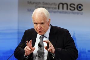 Курсы по русофобии от США: Маккейн готовит Литву к войне с РФ