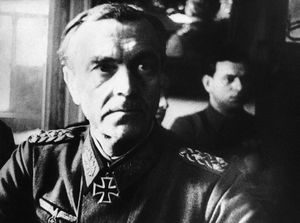 Что случилось с фельдмаршалом Паулюсом после Сталинградской битвы