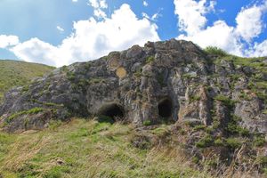 Пещеры и рудники