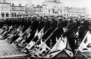 10 фотографий о месте свастики в европейском обществе до того, как ее присвоил Гитлер
