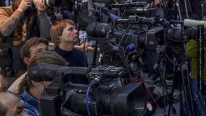 Одиозный украинский журналист Муждабаев «раскрыл» планы Путина