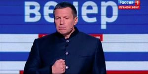 "Народ не любите?": Соловьев раскритиковал Чубайса в прямом эфире после спора в соцсетях