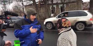 Жительница Донецка умоляет ОБСЕ: Пусть Трамп заберёт Порошенко!