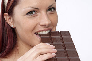 Шоколад помогает избавиться от жира на животе и бедрах