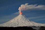 МЧС просит туристов не приближаться к вулканам Камчатки