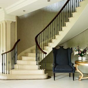 20 фантастических лестниц в домах: ограждения и перила